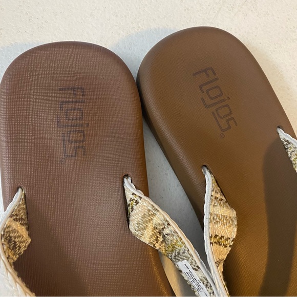 Flojos Women's Ladies Josie Thong Sandals Flip Flops White Memory Foam Size 10 - Picture 3 of 6